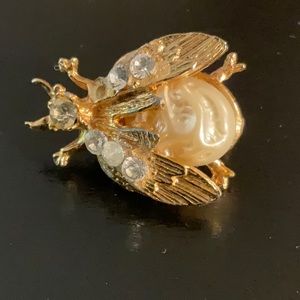 Pearl Big Bee Brooch